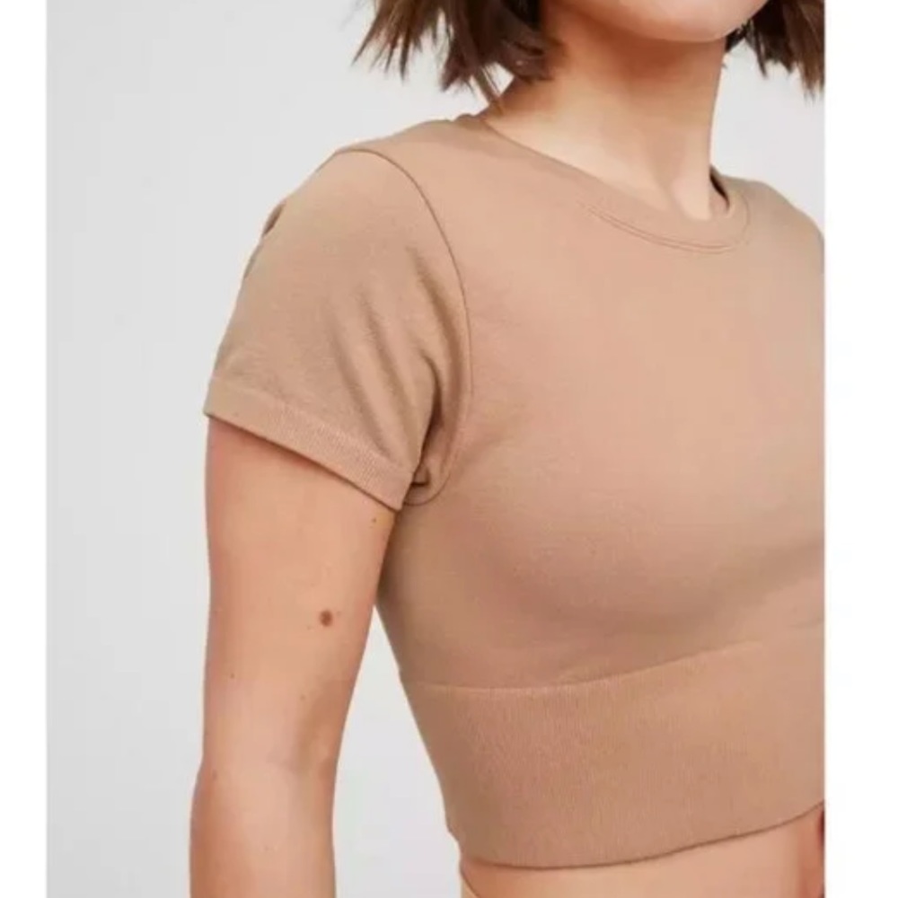 Offline by Aerie Sidewalk Seamless Short Sleeve Cropped Shirt